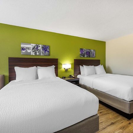 Sleep Inn & Suites Salina I-135 Экстерьер фото