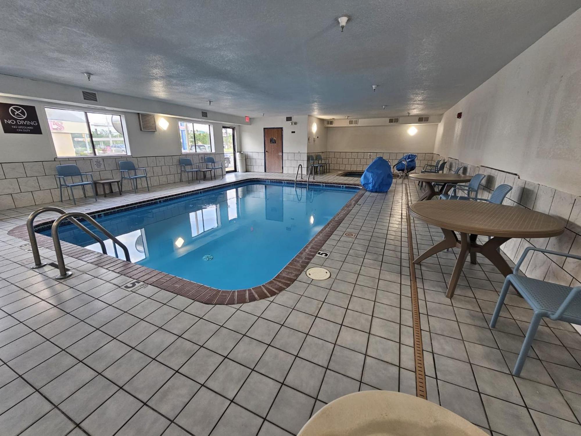 Sleep Inn & Suites Salina I-135 Экстерьер фото