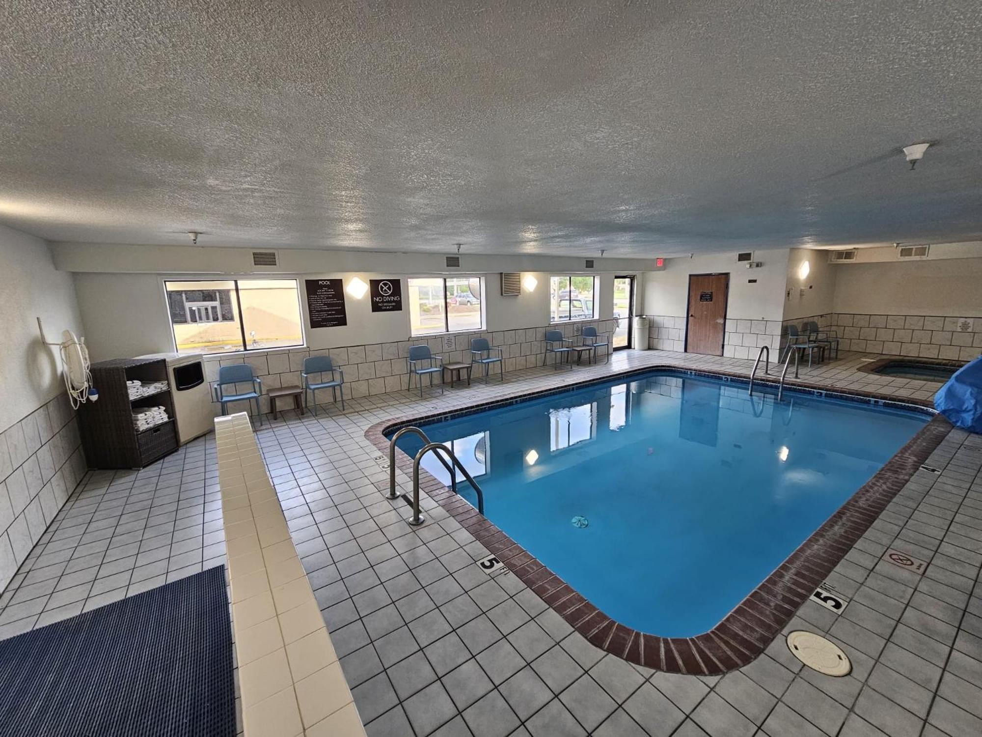 Sleep Inn & Suites Salina I-135 Экстерьер фото