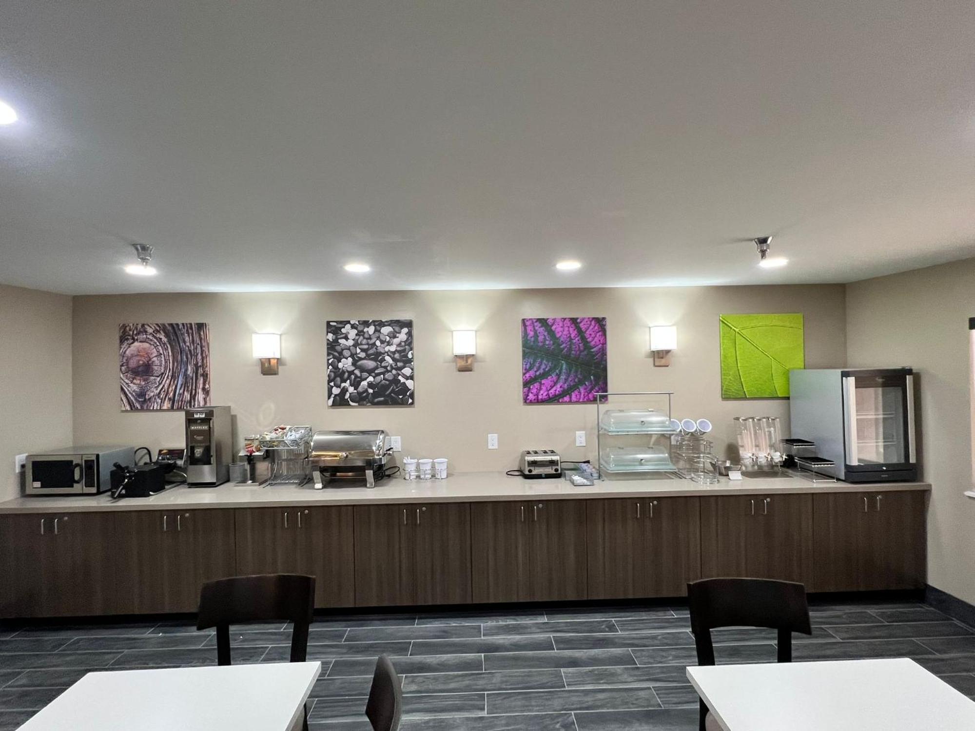 Sleep Inn & Suites Salina I-135 Экстерьер фото