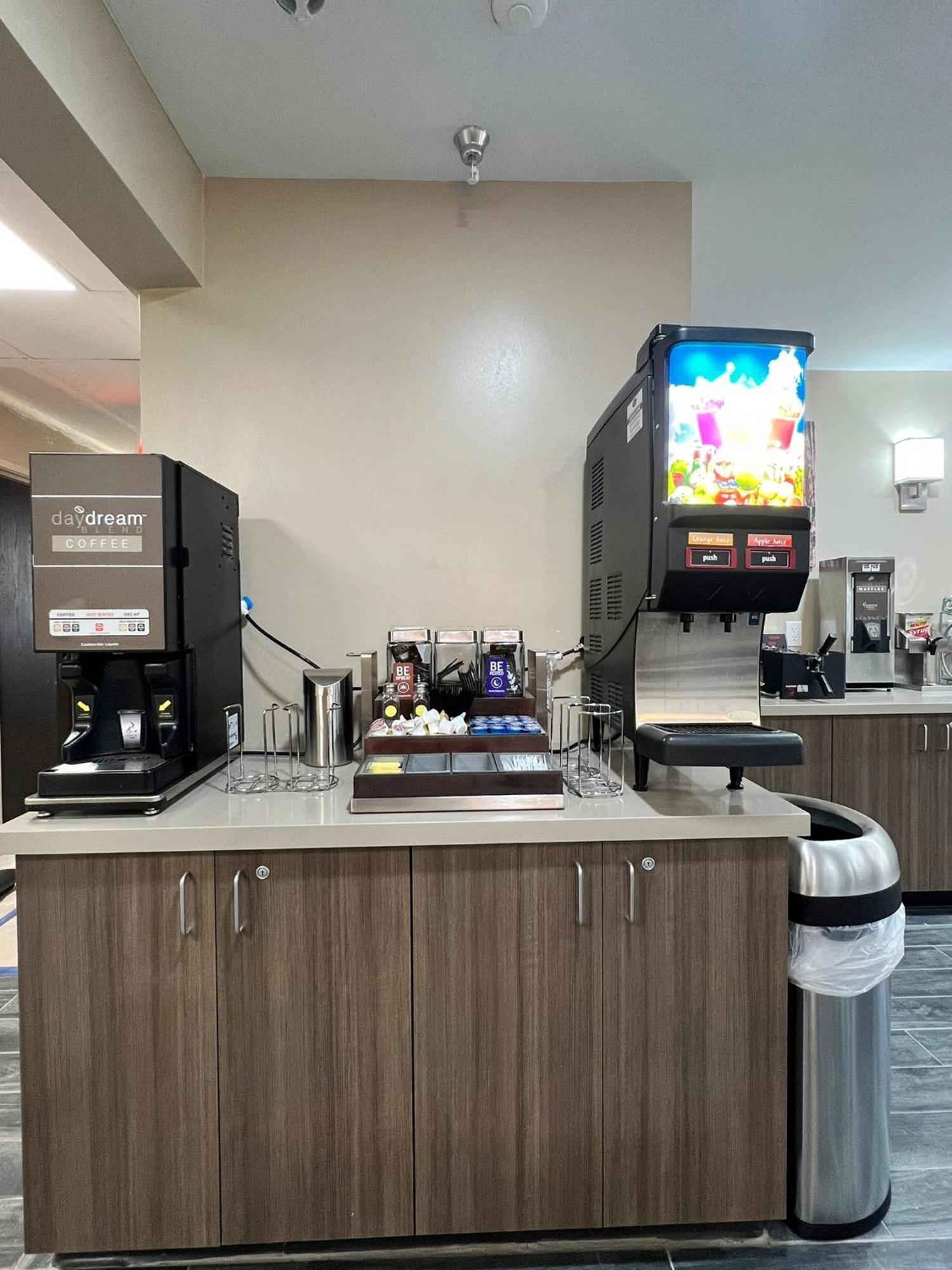 Sleep Inn & Suites Salina I-135 Экстерьер фото