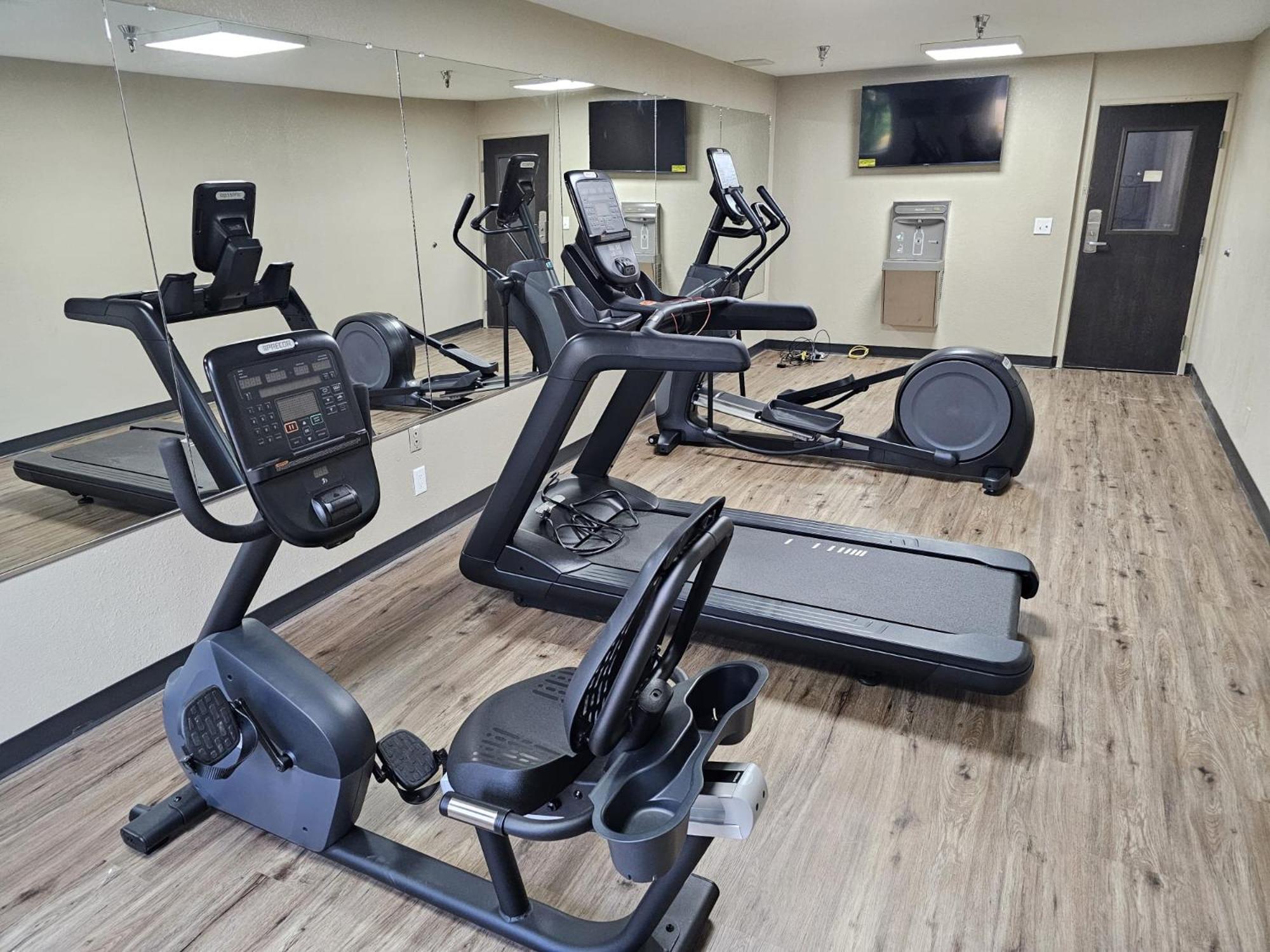 Sleep Inn & Suites Salina I-135 Экстерьер фото