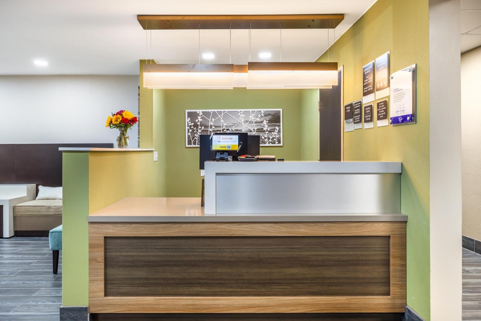 Sleep Inn & Suites Salina I-135 Экстерьер фото