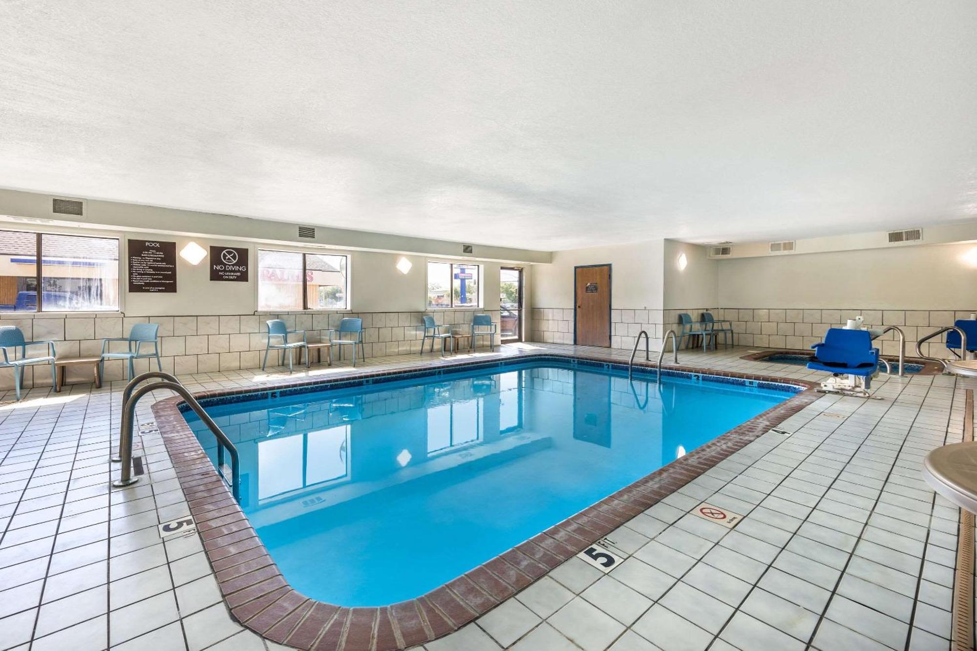 Sleep Inn & Suites Salina I-135 Экстерьер фото