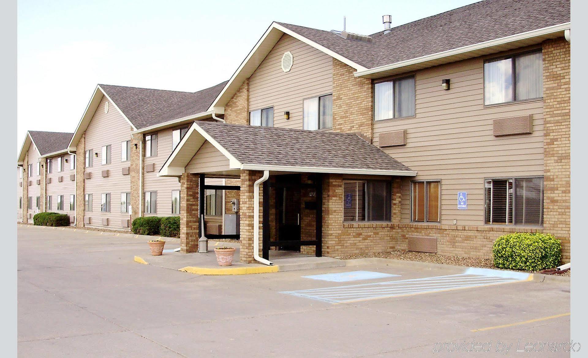 Sleep Inn & Suites Salina I-135 Экстерьер фото