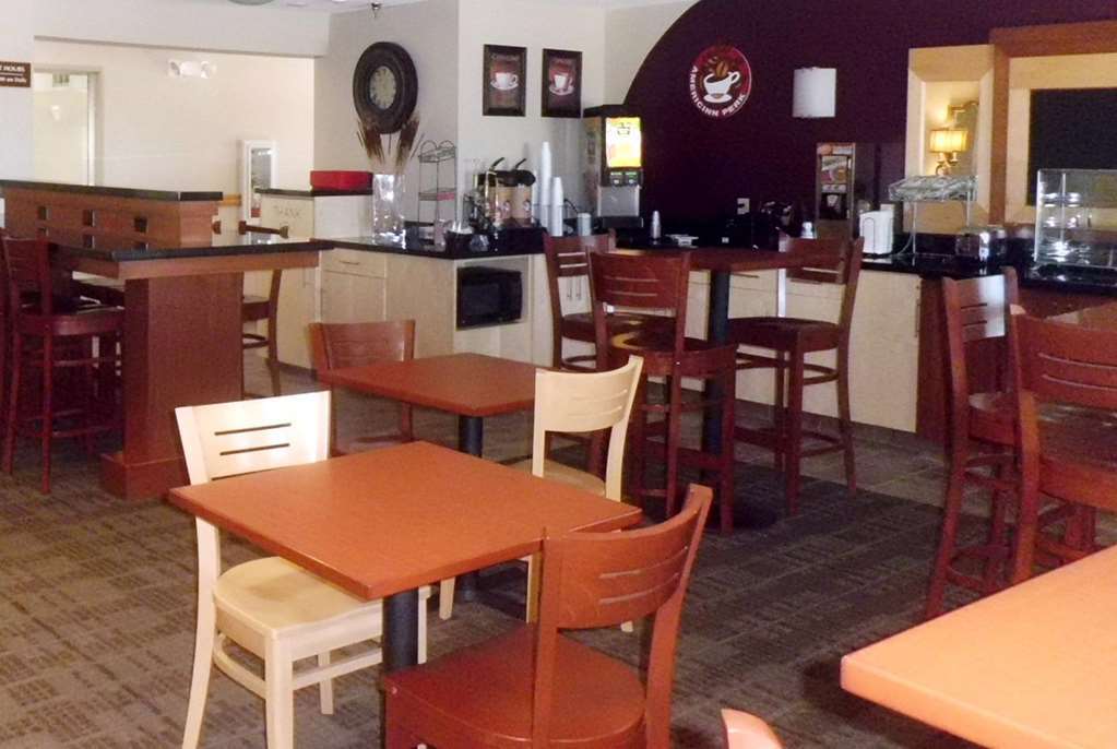 Sleep Inn & Suites Salina I-135 Интерьер фото