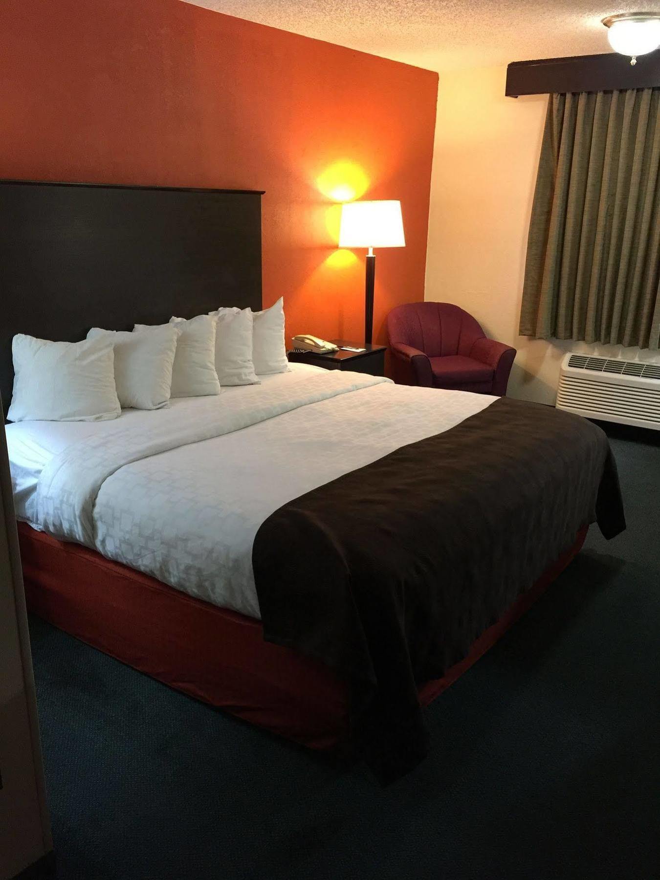 Sleep Inn & Suites Salina I-135 Экстерьер фото