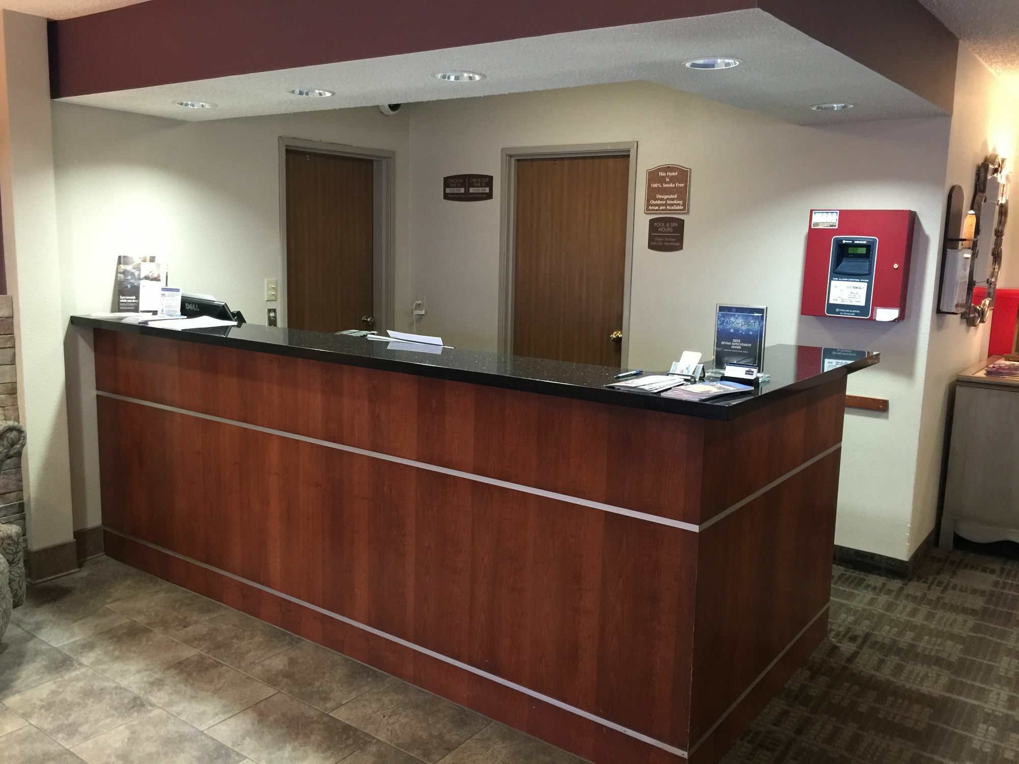 Sleep Inn & Suites Salina I-135 Экстерьер фото